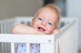 Oricom settle babies to sleep in cots