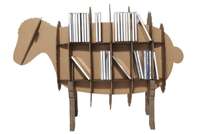 Karton-Bookcase-Sheep-with-books