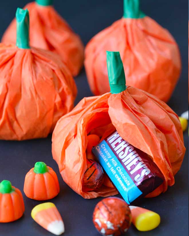Halloween craft: tissue paper pumpkins