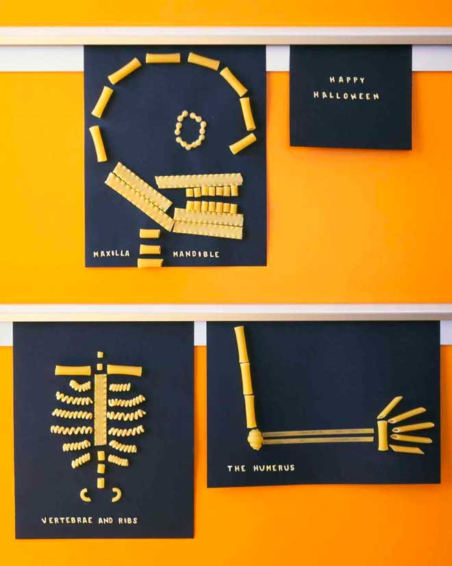 Halloween crafts: pasta skeletons