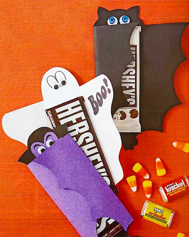 Halloween crafts: chocolate bar wrappers