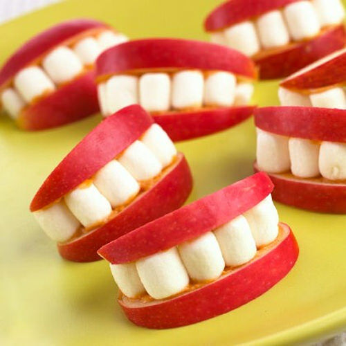 Kids food: apple and marshmallow smiles