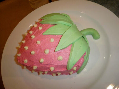 Strawberry cake by Kate Pfeiffer