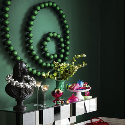 Christmas decor inspiration: deconstructed bauble wreath