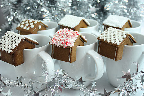 Gingerbread house coffee biscuits