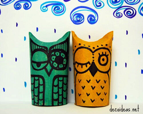 Owl puppets made from toilet paper rolls