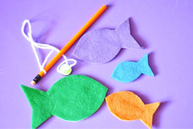 Toddler busy bag ideas including felt fish