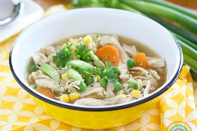 Recipe: Slow Cooker Chicken Noodle Soup | Mum's Grapevine