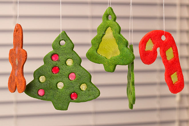 15 clever and creative Christmas tree ornaments