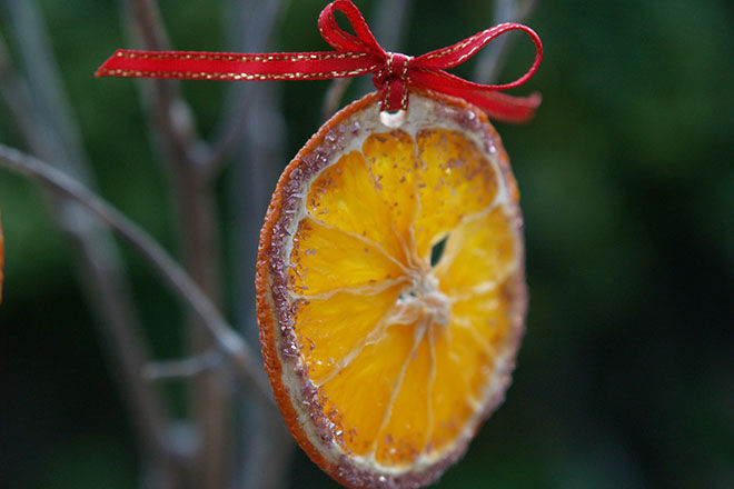 15 clever and creative Christmas tree ornaments
