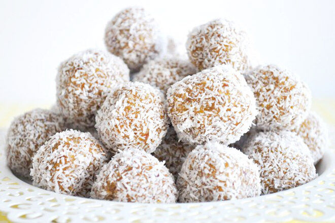 Apricot and coconut bliss ball recipe