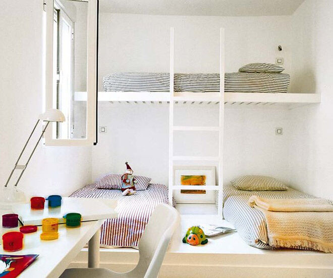 Whit minimalist shared bedroom