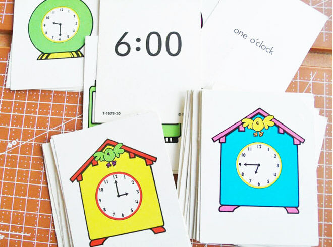 Set of vintage flash cards for teaching kids how to tell time
