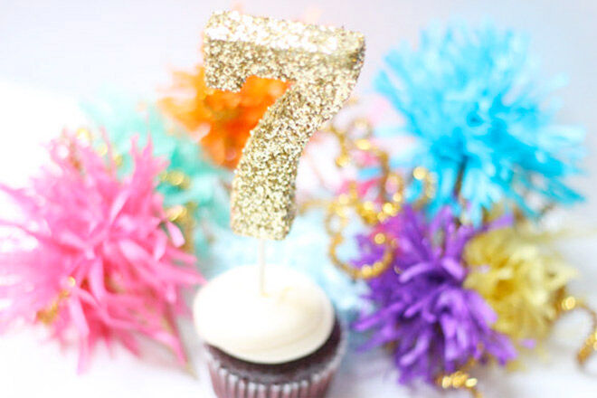 16 cake toppers to sweeten the deal