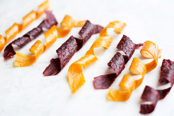 Delicious healhty treats for you and the little one. Try these mixed fruit roll-ups!