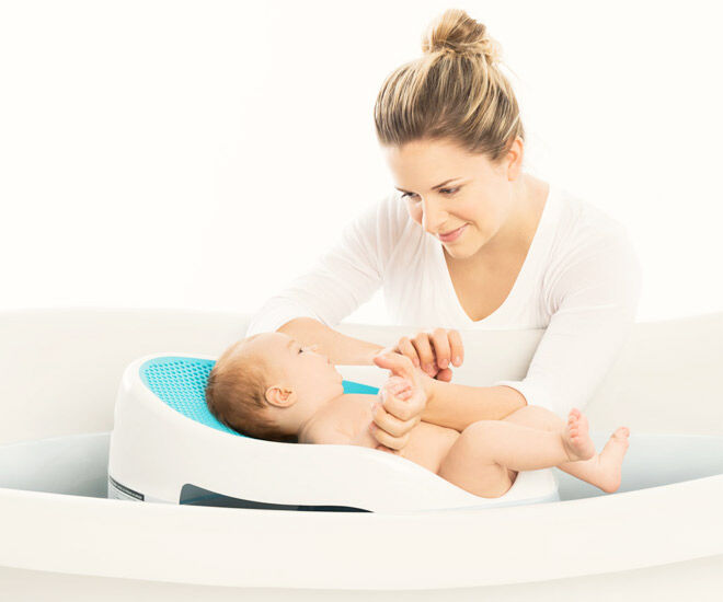 Make bathing babies easy with the bath support from Angelcare