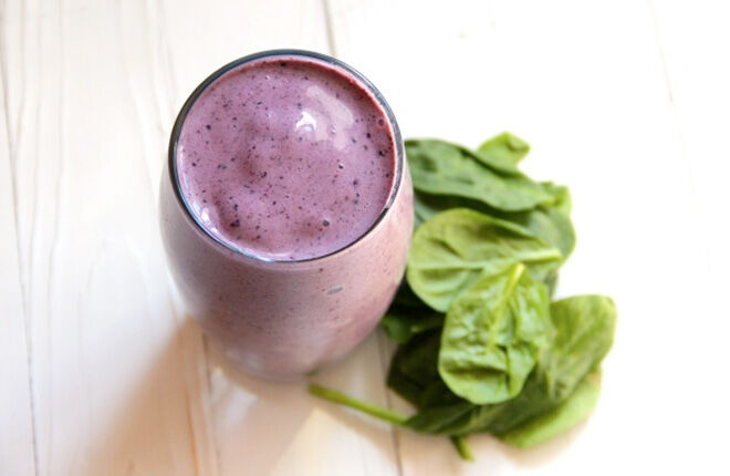 Berry spinach smoothie