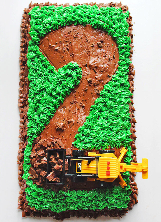 Birthday Cakes for Boys: Construction Cake via Carpe Seasons | Mum's Grapevine