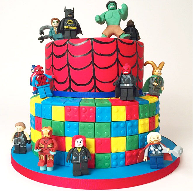 Birthday Cakes for Boys: Lego Superhero Cake via @charmcitycakes | Mum's Grapevine