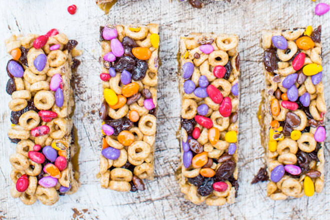 No-Bake Cheerio Snack Bar | Mum's Grapevine