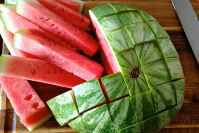 Quick and easy way to cut watermelon for kids