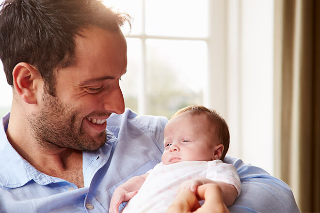 Gadget Helps Dads Breastfeed Their Babies