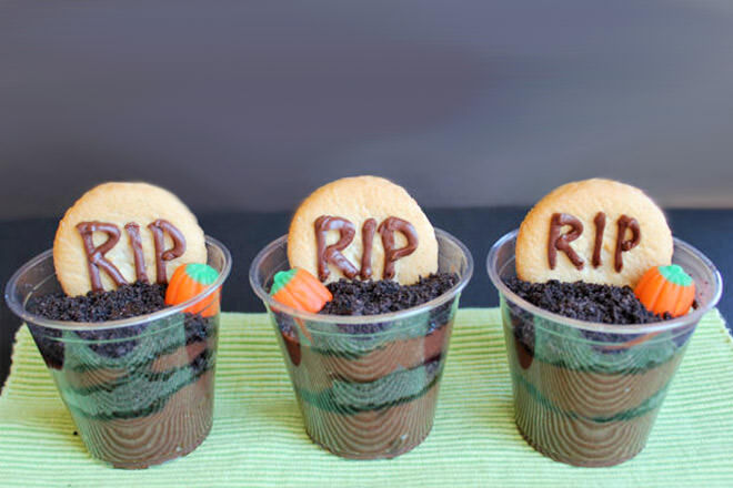 Make your own pudding cups or buy pre-made to make these cute little graveyards for your Halloween party.