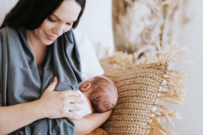 Breastfeeding Essentials: Zoe Sage nursing cover