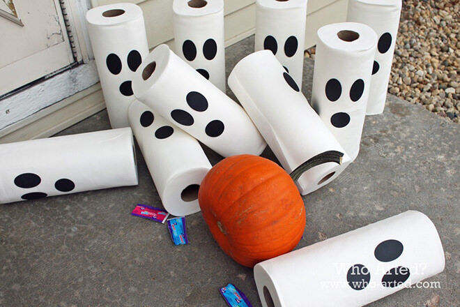 Paper towel is instantly turned into a ghostly game of bowling with simple eyes and a mouth. 