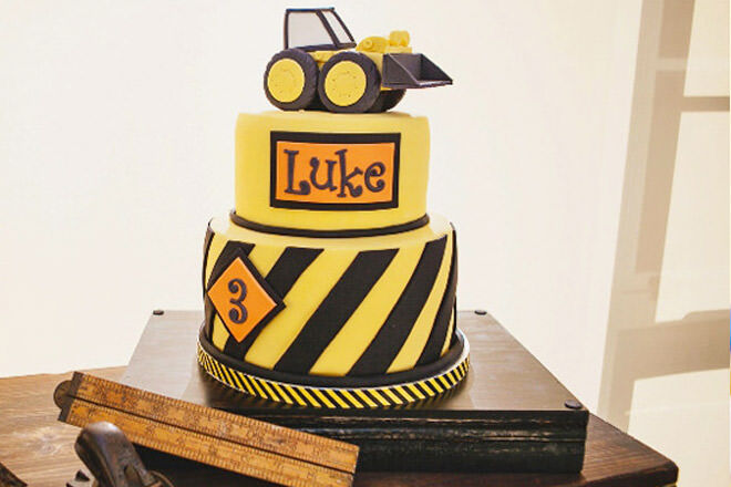 12 Construction Cakes your kids will really dig