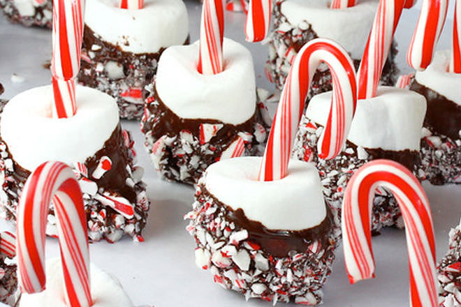 Easy candy cane marshmallows
