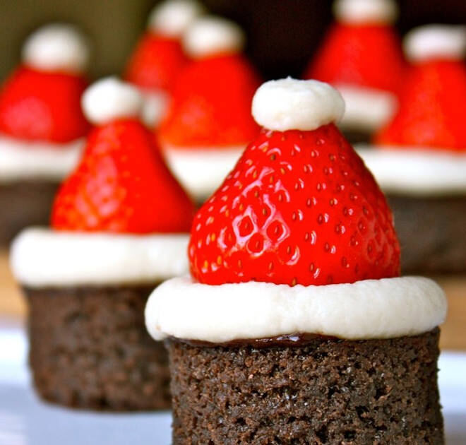 Chocolate brownies, strawberries and cream = a heavenly Christmas combo