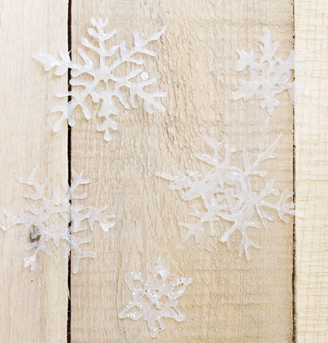 DIY Easy Hot Glue Gun Snowflakes