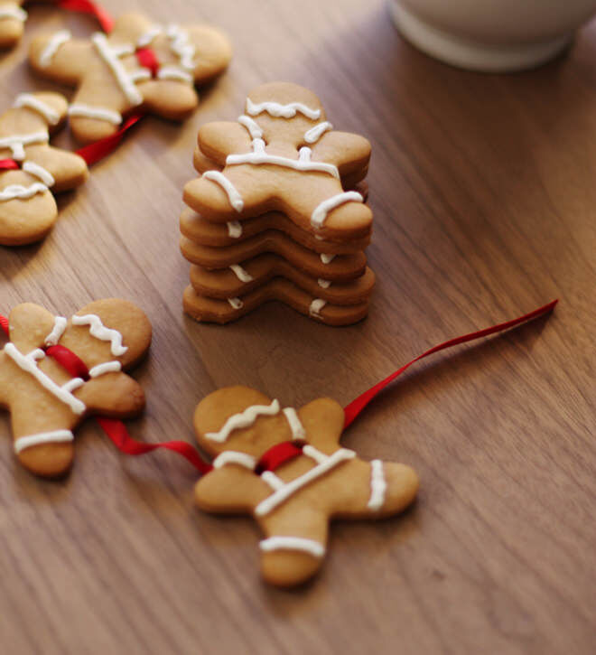 Edible gingerbread Christmas garland