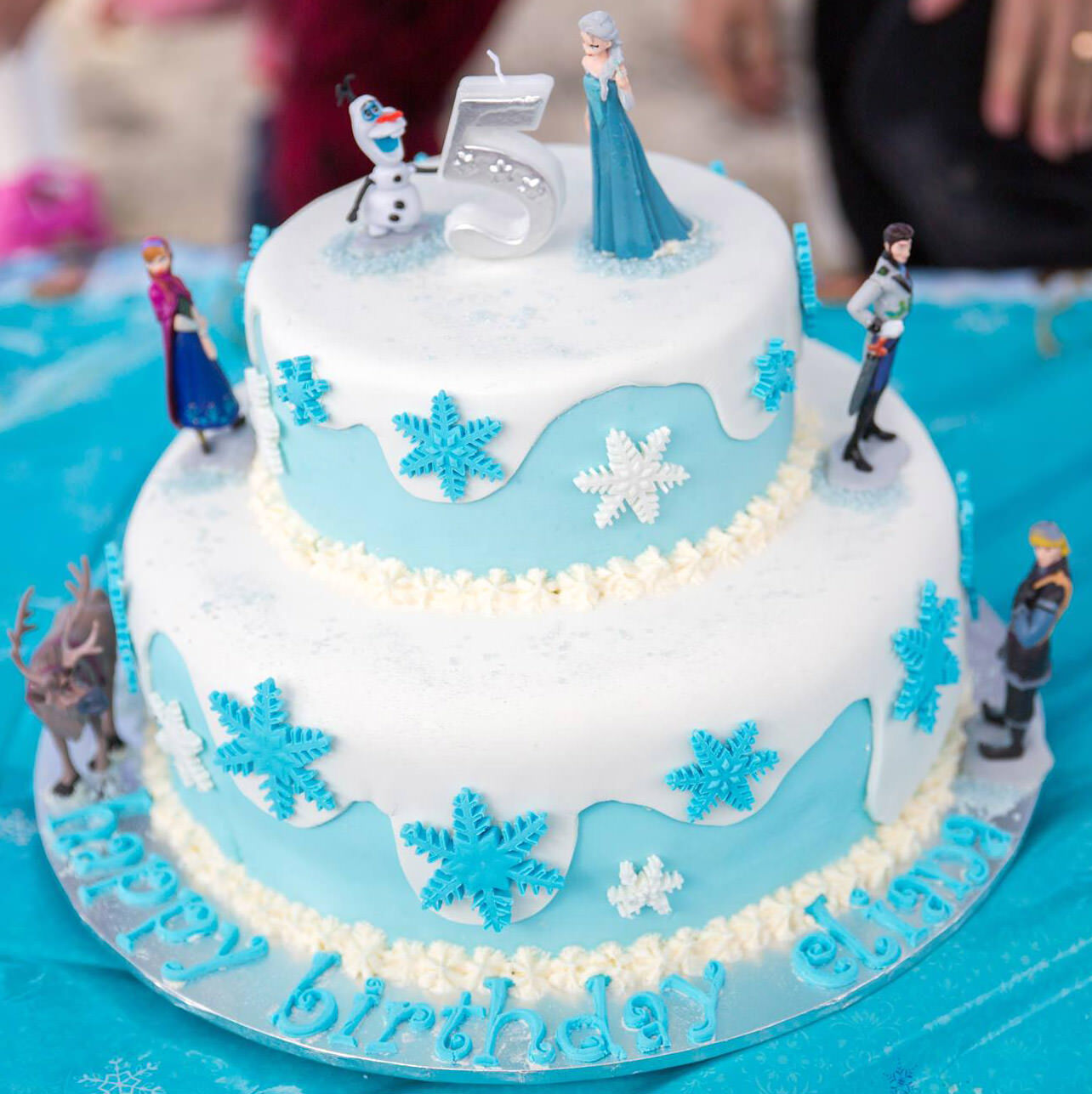 Disney FROZEN Cake Tutorial ⋆ Sprinkle Some Fun