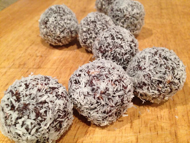 Berry Balls you can freeze for school lunch boxes