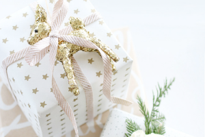 13 gorgeous free printable gift wraps | Mum's Grapevine