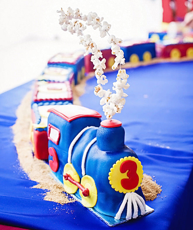 Ideas for making a train cake.