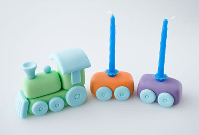 Cake topper - ideas for your next train cake.