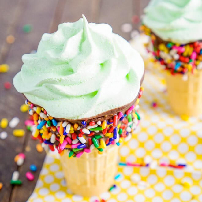 How to throw a deliciously fun ice cream party | Meringue Ice Cream Cones 