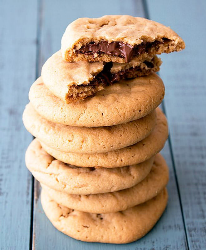 Nutella-stuffed peanut butter cookies