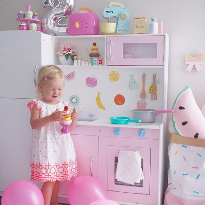 Pinkalicious - the best hacks of the Kmart Kids Kitchen.