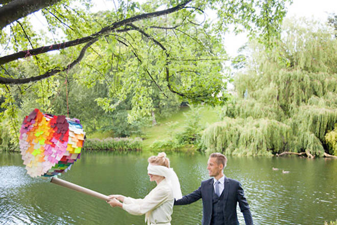 Post-it-heart-pinata