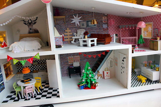 Christmas fun - how to do a DIY Dolls House Reno