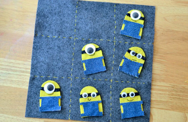 Bananas! Ways to make your own minion tic tac toe.