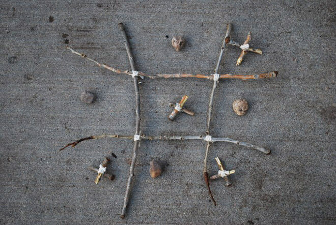 Using nature to make your own tic tac toe.
