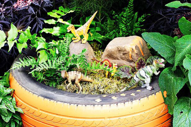 Dinosaurs garden. Recycled tyre ideas.