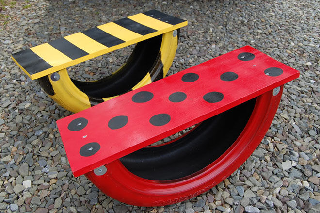 Making a rocker with old tyres.