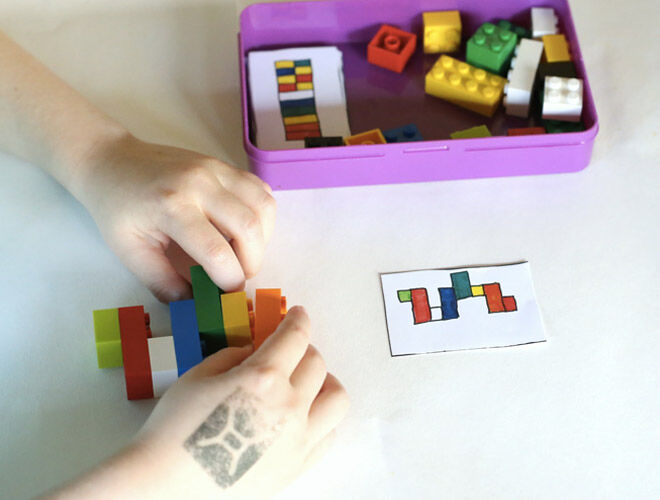 Lego matching game for travel. Busy bags for toddlers.
