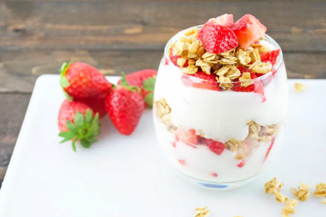 Mother's Day Breakfast Ideas: Strawberry Yoghurt Parfait